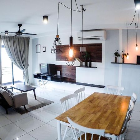 1Tebrau Premium Suites By 12Stay Johor Bahru Eksteriør billede