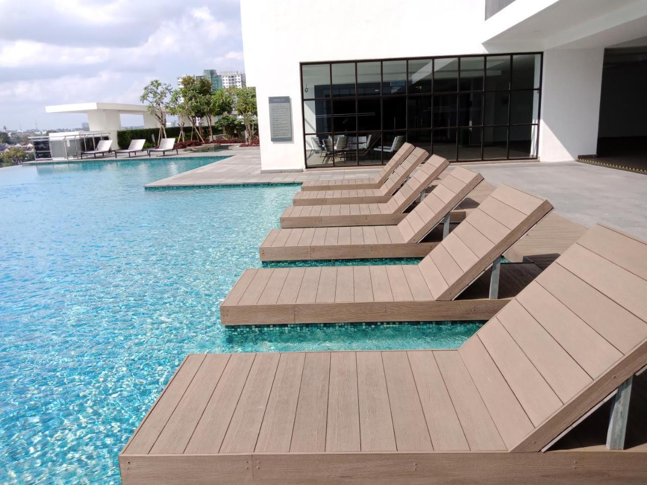 1Tebrau Premium Suites By 12Stay Johor Bahru Eksteriør billede
